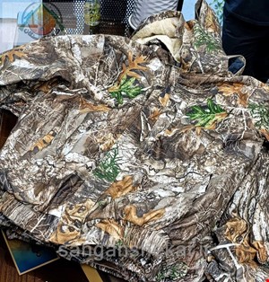 کاپشن شاخ و برگی 