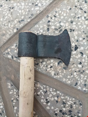 تبر دسته چوبی 